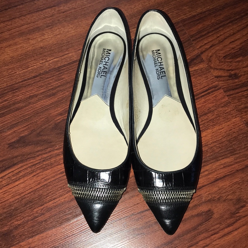 Michael Kors pointy toe zipper dec leather flats